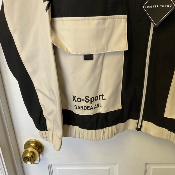 Men’s Letter Hooded Raglan Sleeve Zip Up Jacket Medium NWT - Picture 2 of 5